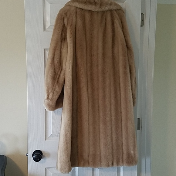 GRANDELLA II SPORTOWNE VINTAGE FUR COAT - Picture 8 of 8